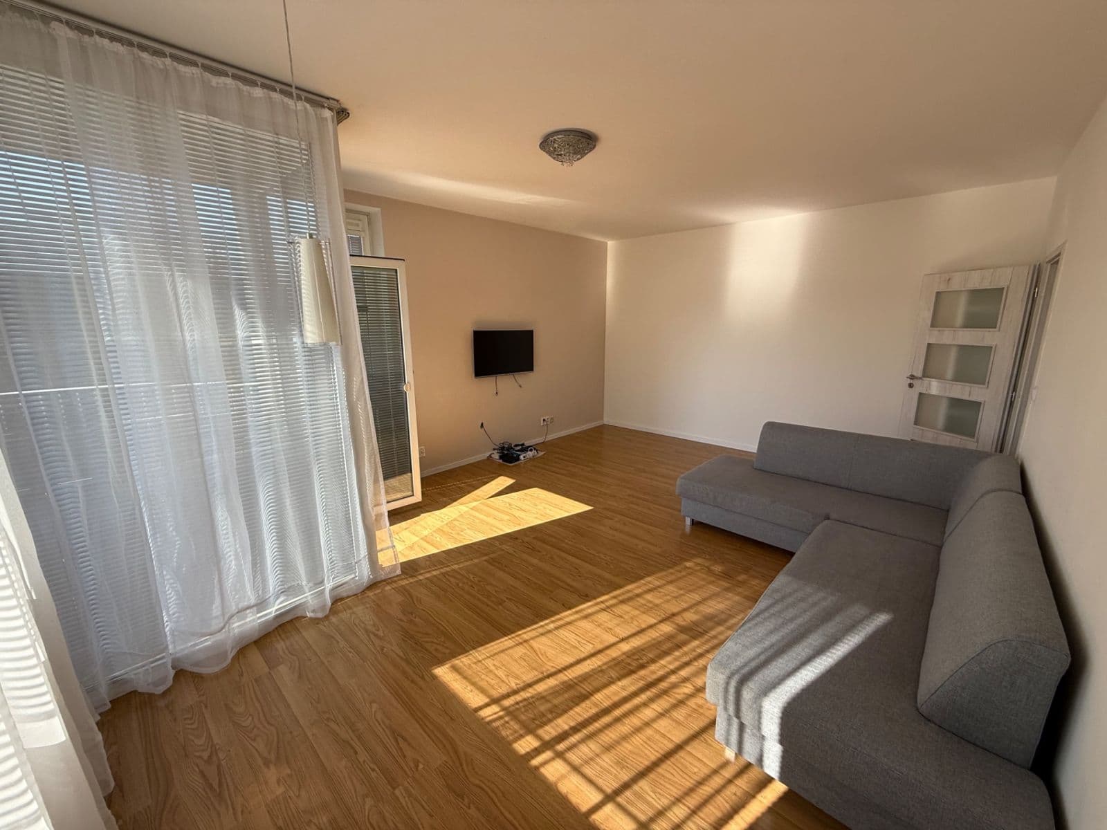 1 bedroom with open-plan kitchen flat to rent, 56 m², Pastevců, Prague, Prague 1 bedroom with open-plan kitchen flat to rent, 56 m², Pastevců, Prague, Prague