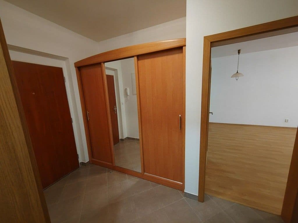 1 bedroom with open-plan kitchen flat to rent, 56 m², Modenská, Prague, Prague 1 bedroom with open-plan kitchen flat to rent, 56 m², Modenská, Prague, Prague