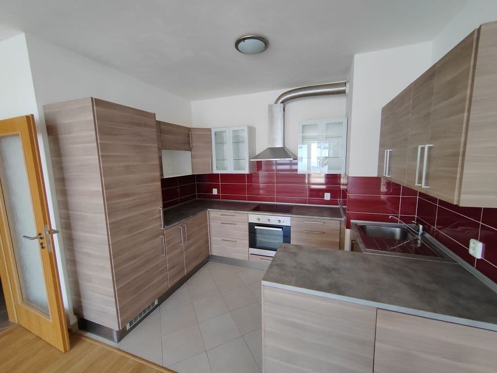 1 bedroom with open-plan kitchen flat to rent, 56 m², Modenská, Prague, Prague 1 bedroom with open-plan kitchen flat to rent, 56 m², Modenská, Prague, Prague