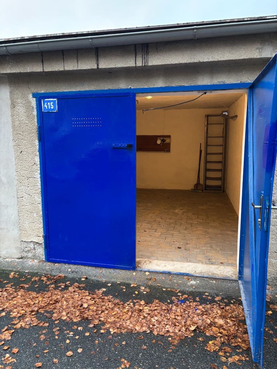 garage to rent, 18 m², Brněnská, Šlapanice, Jihomoravský Region garage to rent, 18 m², Brněnská, Šlapanice, Jihomoravský Region