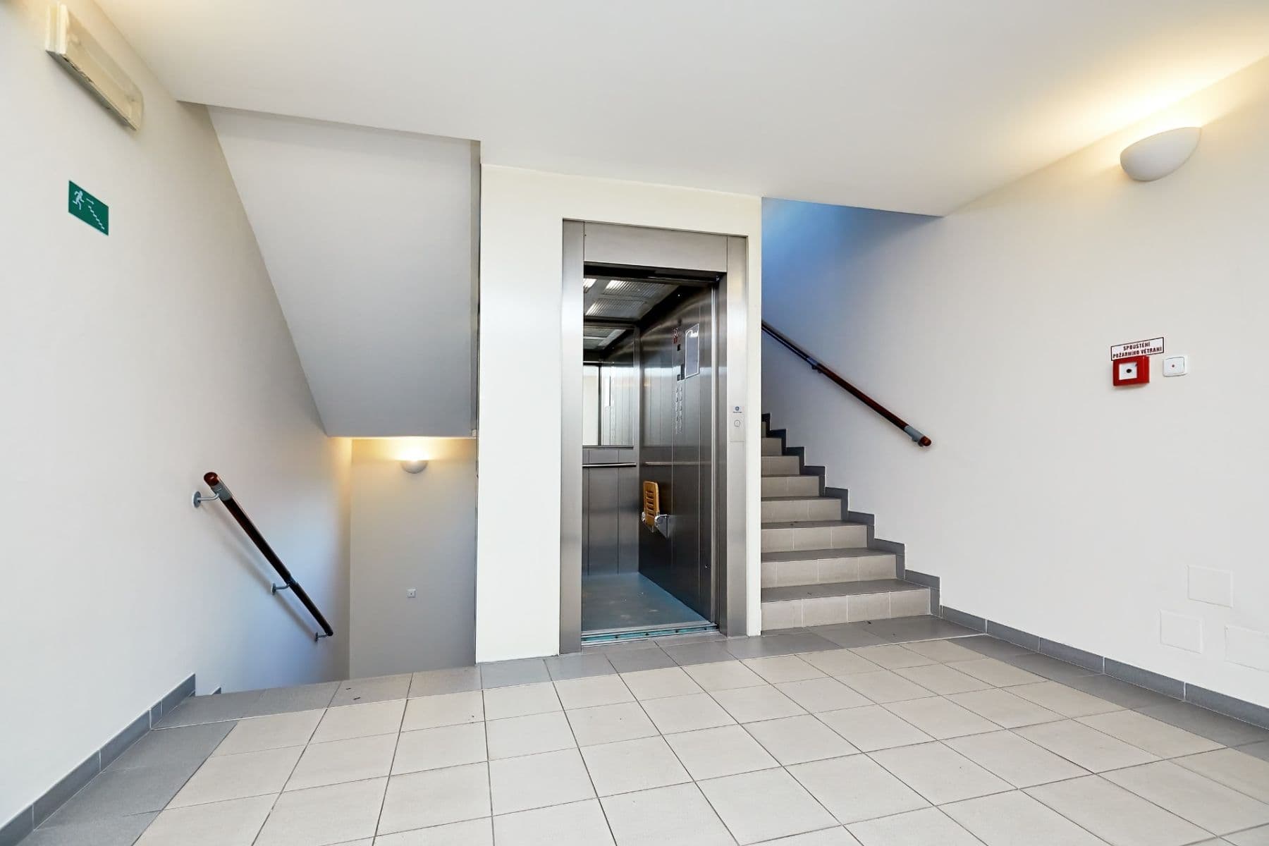 1 bedroom with open-plan kitchen flat to rent, 56 m², Závěrka, Prague, Prague 1 bedroom with open-plan kitchen flat to rent, 56 m², Závěrka, Prague, Prague