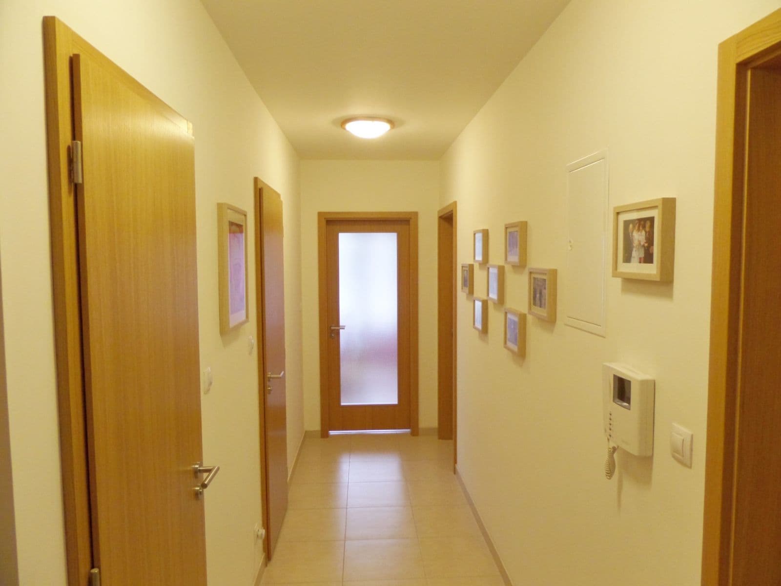 2 bedroom with open-plan kitchen flat to rent, 93 m², Nademlejnská, Prague, Prague 2 bedroom with open-plan kitchen flat to rent, 93 m², Nademlejnská, Prague, Prague