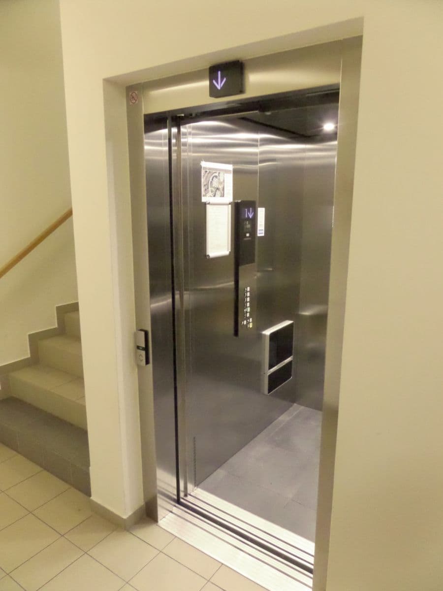 2 bedroom with open-plan kitchen flat to rent, 93 m², Nademlejnská, Prague, Prague 2 bedroom with open-plan kitchen flat to rent, 93 m², Nademlejnská, Prague, Prague