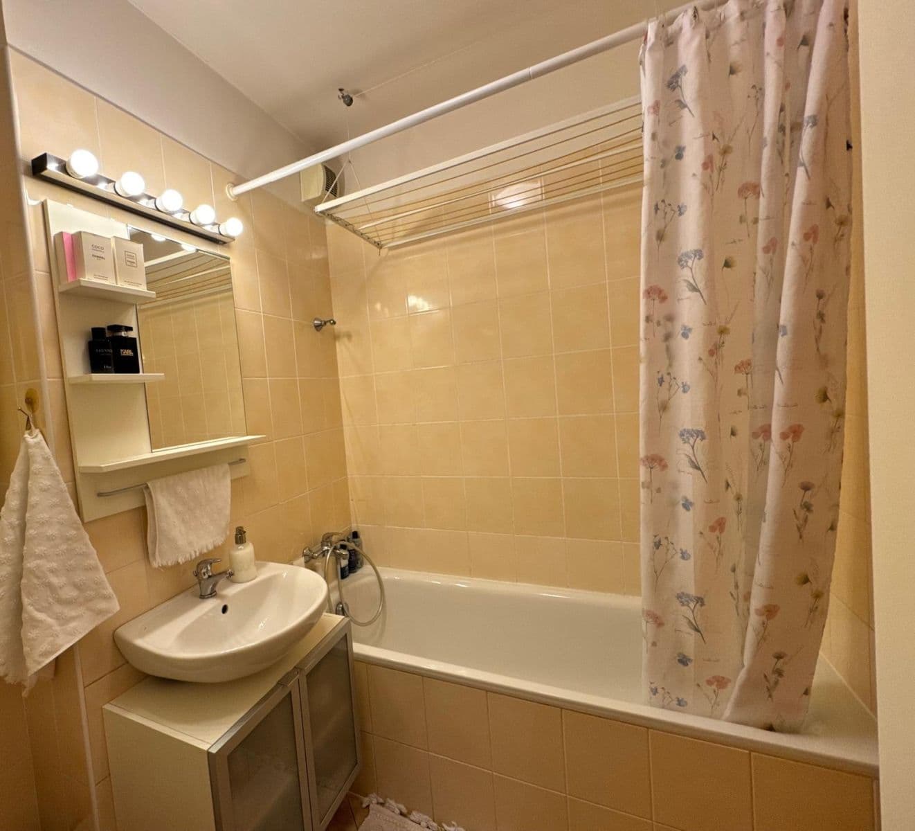 1 bedroom with open-plan kitchen flat to rent, 41 m², Werichova, Prague, Prague 1 bedroom with open-plan kitchen flat to rent, 41 m², Werichova, Prague, Prague