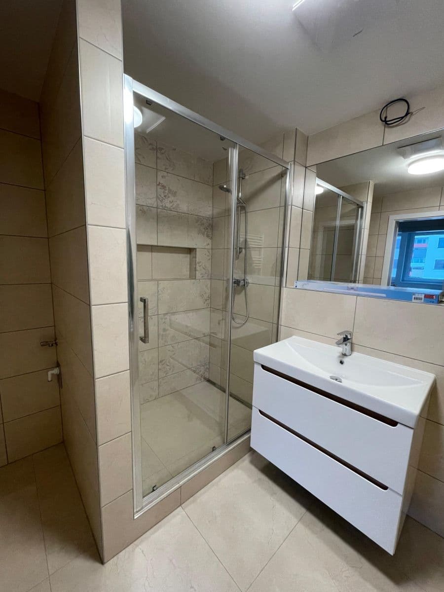 2 bedroom with open-plan kitchen flat to rent, 63 m², Miloše Havla, Prague, Prague 2 bedroom with open-plan kitchen flat to rent, 63 m², Miloše Havla, Prague, Prague