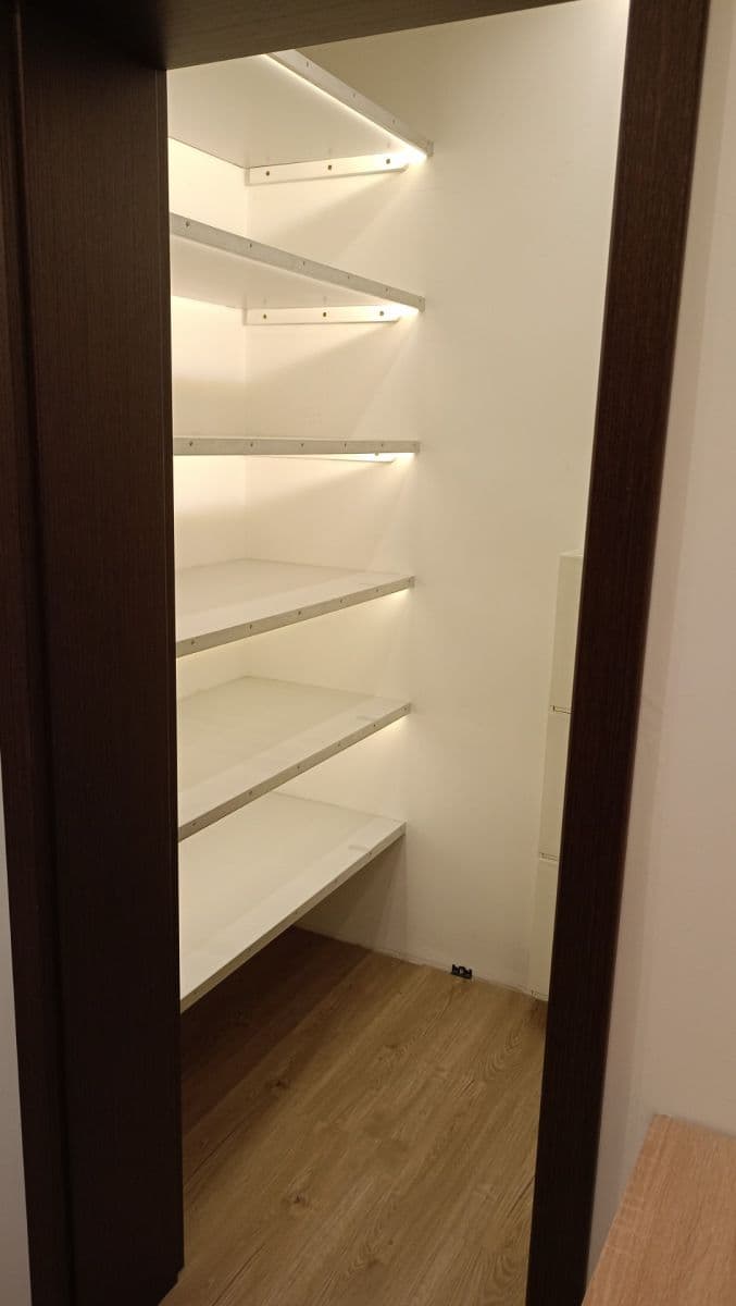 3 bedroom with open-plan kitchen flat to rent, 83 m², U Ryšánky, Prague, Prague 3 bedroom with open-plan kitchen flat to rent, 83 m², U Ryšánky, Prague, Prague