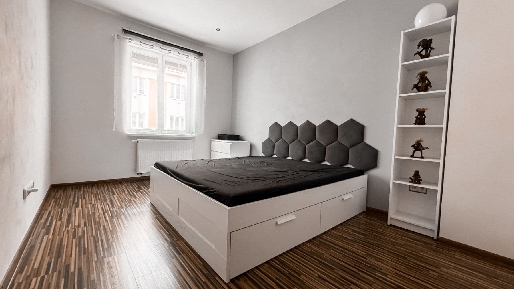 1 bedroom with open-plan kitchen flat to rent, 54 m², Holandská, Prague, Prague 1 bedroom with open-plan kitchen flat to rent, 54 m², Holandská, Prague, Prague