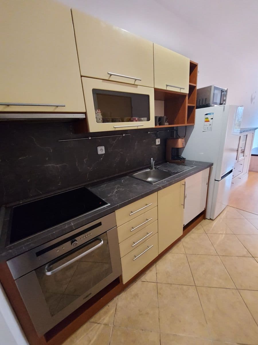 2 bedroom with open-plan kitchen flat to rent, 82 m², Pálavské náměstí, Brno, Jihomoravský Region 2 bedroom with open-plan kitchen flat to rent, 82 m², Pálavské náměstí, Brno, Jihomoravský Region