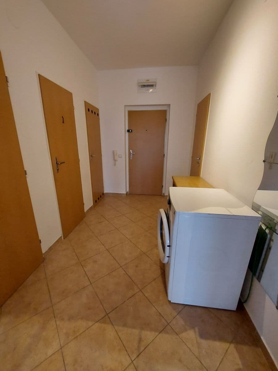 2 bedroom with open-plan kitchen flat to rent, 82 m², Pálavské náměstí, Brno, Jihomoravský Region 2 bedroom with open-plan kitchen flat to rent, 82 m², Pálavské náměstí, Brno, Jihomoravský Region