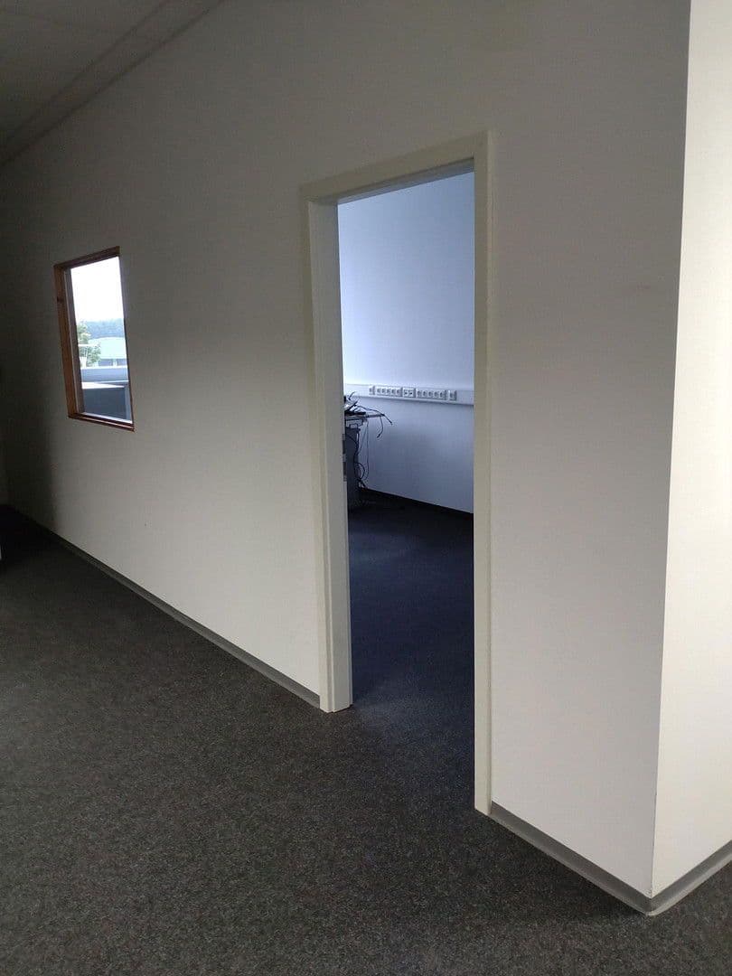 office to rent, 174 m², Ziegelstraße 22, Rednitzhembach, Bavaria office to rent, 174 m², Ziegelstraße 22, Rednitzhembach, Bavaria