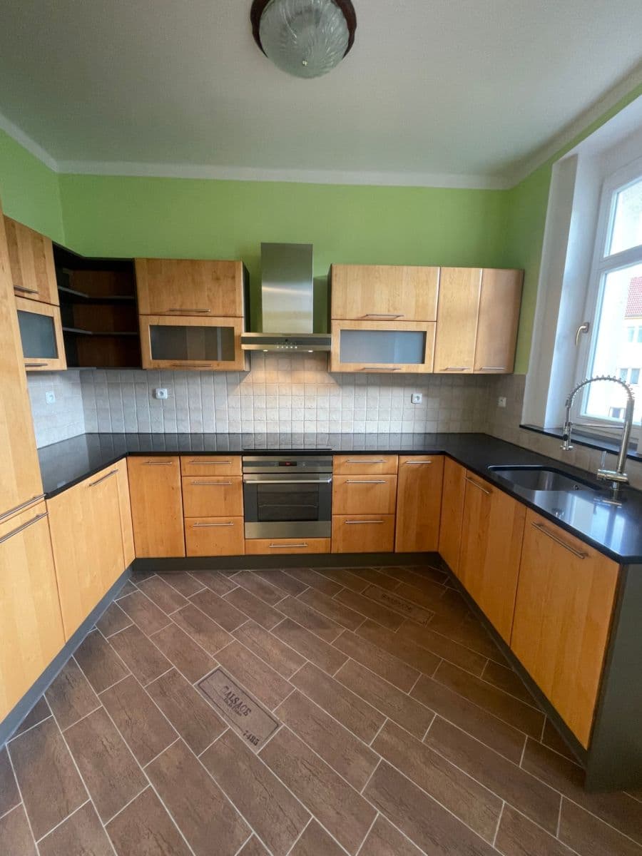 2 bedroom flat to rent, 72 m², J. V. Sládka, Teplice, Ústecký Region 2 bedroom flat to rent, 72 m², J. V. Sládka, Teplice, Ústecký Region