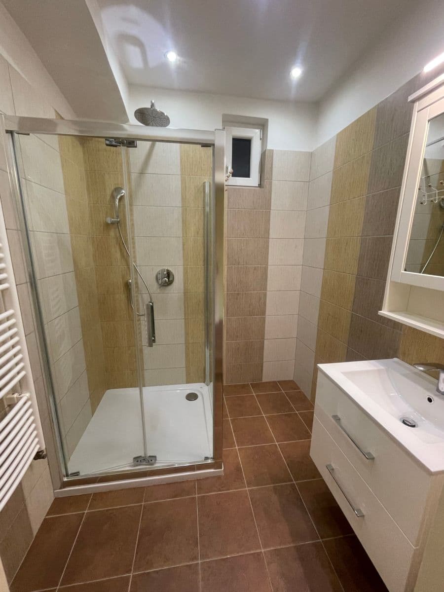 2 bedroom flat to rent, 72 m², J. V. Sládka, Teplice, Ústecký Region 2 bedroom flat to rent, 72 m², J. V. Sládka, Teplice, Ústecký Region