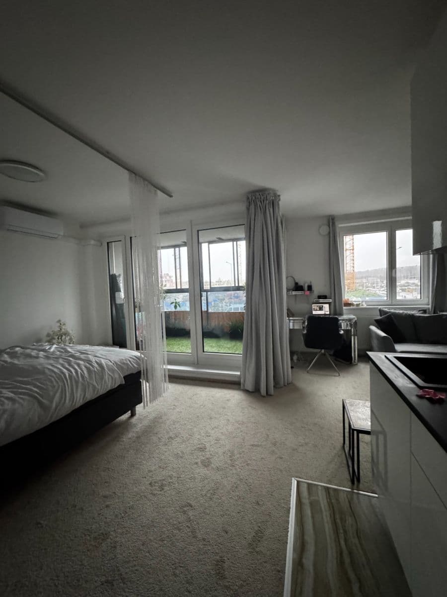 Studio flat to rent, 46 m², Poděbradská, Prague, Prague Studio flat to rent, 46 m², Poděbradská, Prague, Prague