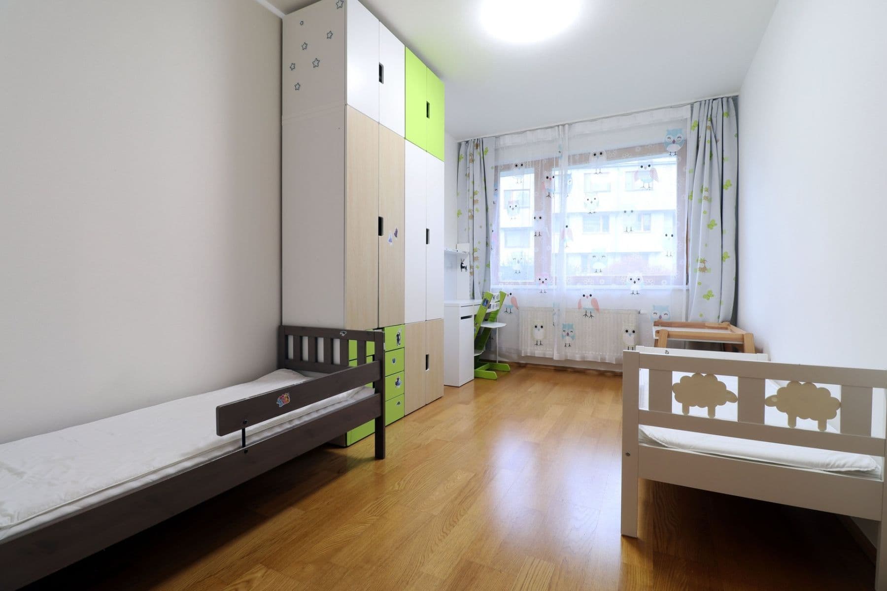3 bedroom with open-plan kitchen flat to rent, 92 m², Dismanova, Prague, Prague 3 bedroom with open-plan kitchen flat to rent, 92 m², Dismanova, Prague, Prague
