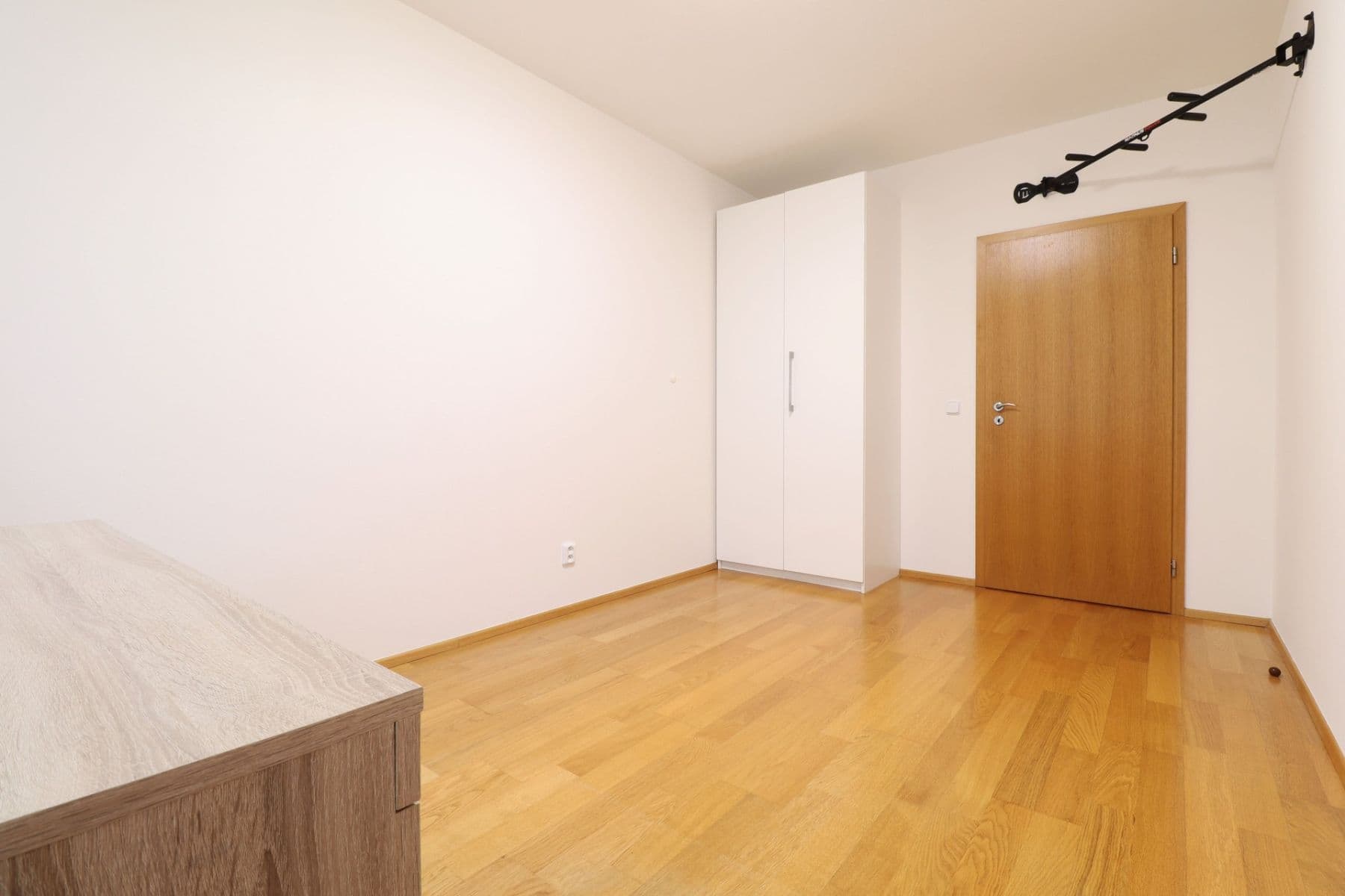 3 bedroom with open-plan kitchen flat to rent, 92 m², Dismanova, Prague, Prague 3 bedroom with open-plan kitchen flat to rent, 92 m², Dismanova, Prague, Prague