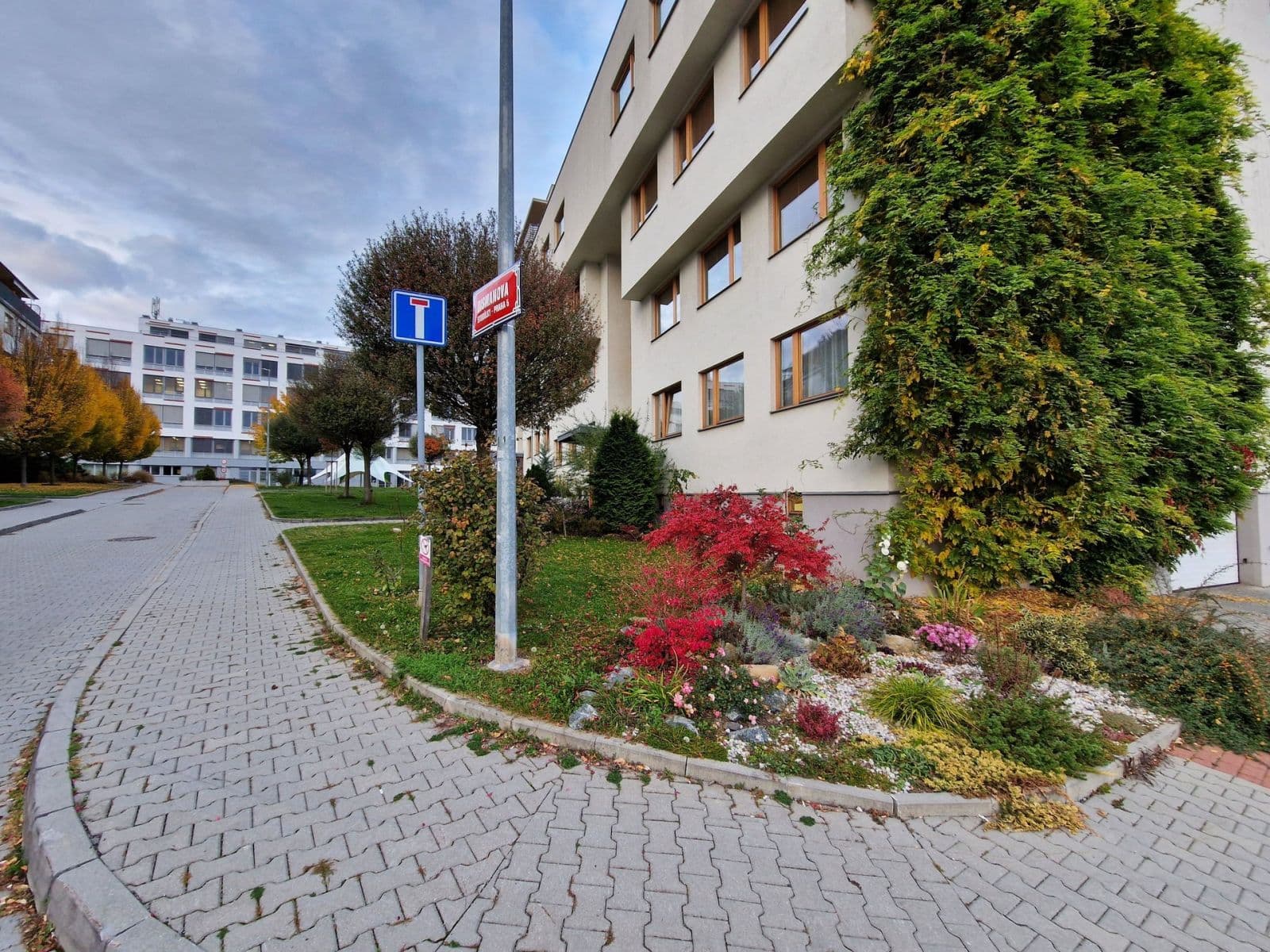 3 bedroom with open-plan kitchen flat to rent, 92 m², Dismanova, Prague, Prague 3 bedroom with open-plan kitchen flat to rent, 92 m², Dismanova, Prague, Prague