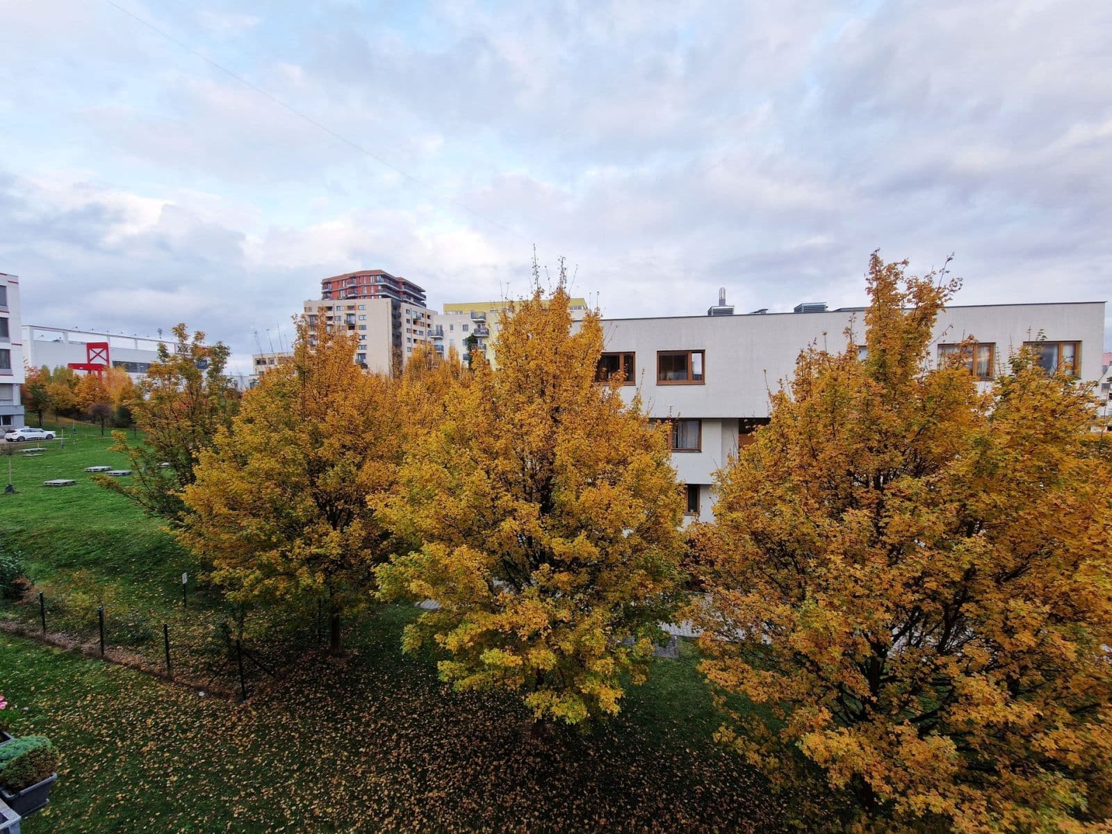 3 bedroom with open-plan kitchen flat to rent, 92 m², Dismanova, Prague, Prague 3 bedroom with open-plan kitchen flat to rent, 92 m², Dismanova, Prague, Prague