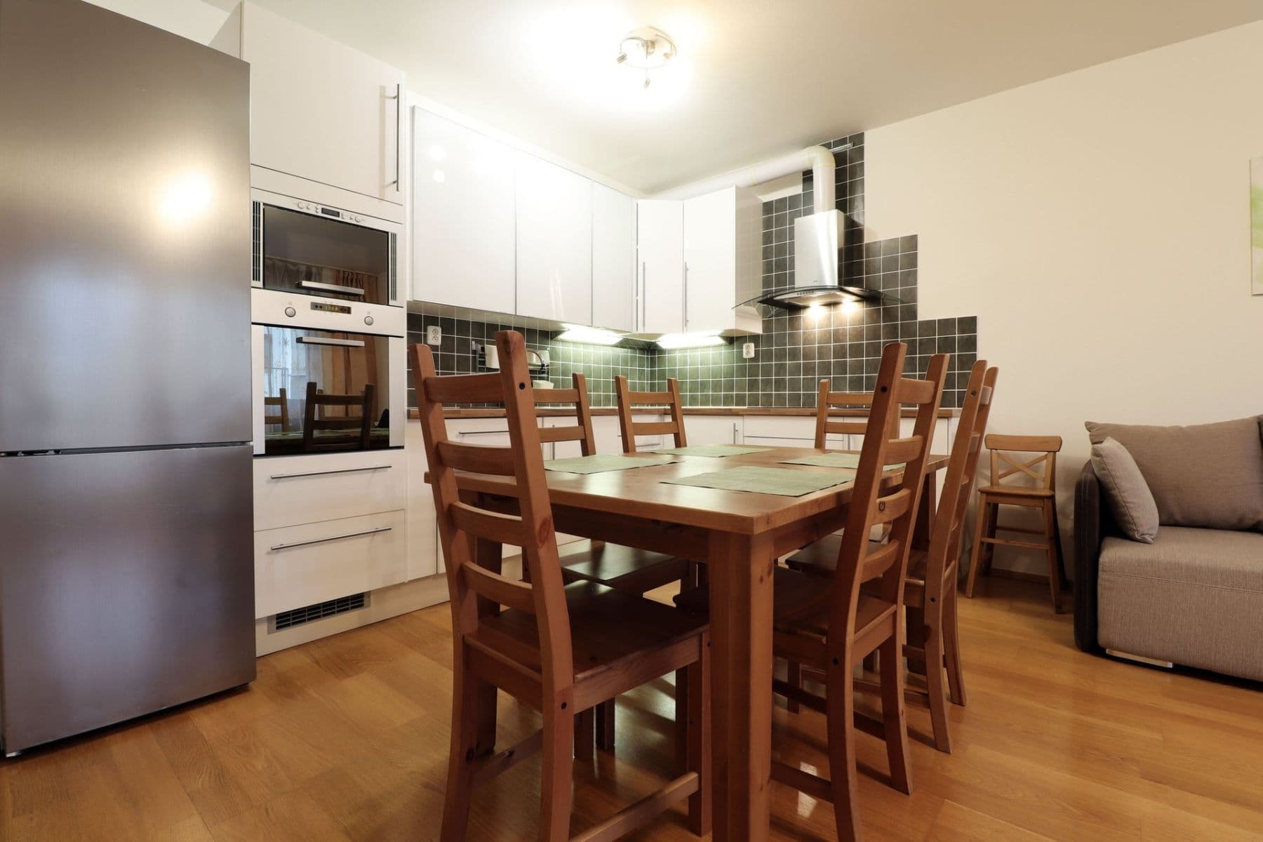 3 bedroom with open-plan kitchen flat to rent, 92 m², Dismanova, Prague, Prague 3 bedroom with open-plan kitchen flat to rent, 92 m², Dismanova, Prague, Prague