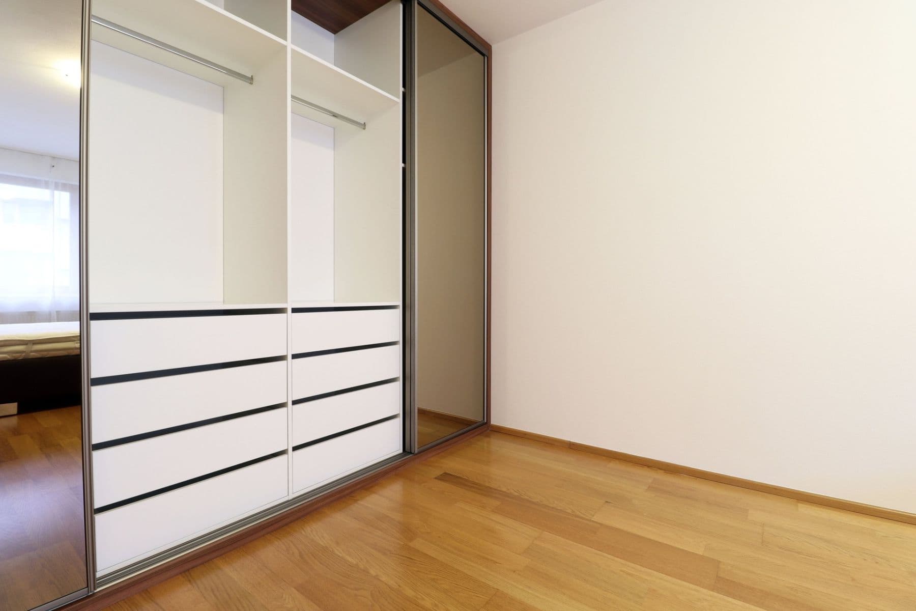 3 bedroom with open-plan kitchen flat to rent, 92 m², Dismanova, Prague, Prague 3 bedroom with open-plan kitchen flat to rent, 92 m², Dismanova, Prague, Prague