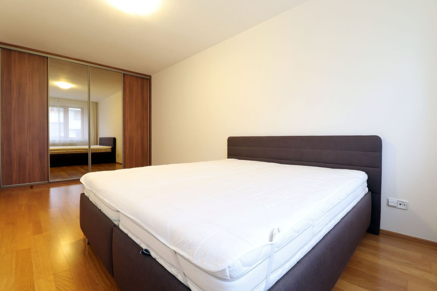 3 bedroom with open-plan kitchen flat to rent, 92 m², Dismanova, Prague, Prague 3 bedroom with open-plan kitchen flat to rent, 92 m², Dismanova, Prague, Prague