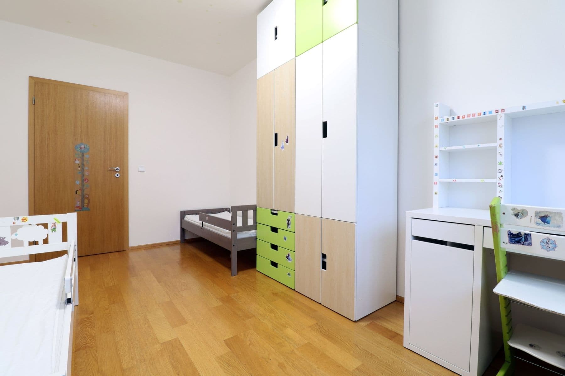 3 bedroom with open-plan kitchen flat to rent, 92 m², Dismanova, Prague, Prague 3 bedroom with open-plan kitchen flat to rent, 92 m², Dismanova, Prague, Prague