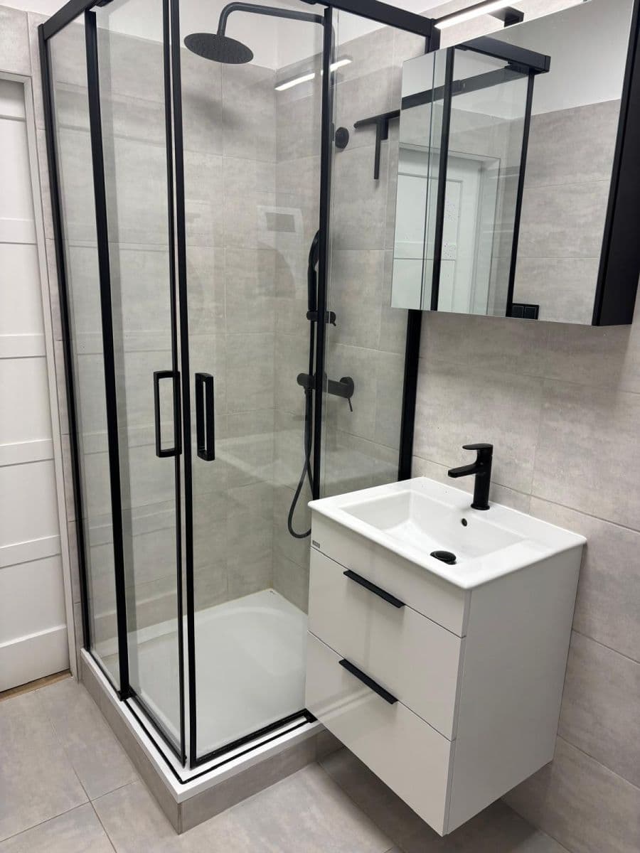 Studio flat to rent, 36 m², nábřeží Závodu míru, Pardubice, Pardubický Region Studio flat to rent, 36 m², nábřeží Závodu míru, Pardubice, Pardubický Region