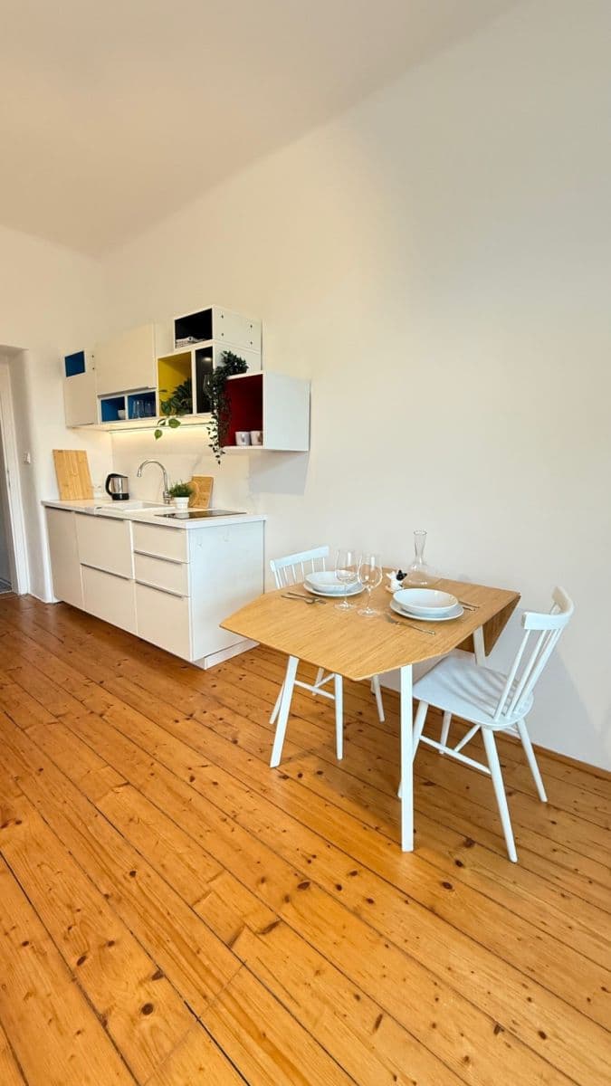 Studio flat to rent, 27 m², Gabčíkova, Prague, Prague Studio flat to rent, 27 m², Gabčíkova, Prague, Prague