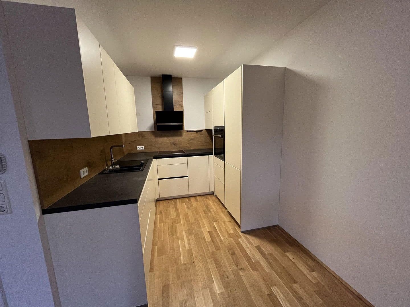 1 bedroom with open-plan kitchen flat for sale, 69 m², Zeppelinstraße 54, Linz, Upper Austria 1 bedroom with open-plan kitchen flat for sale, 69 m², Zeppelinstraße 54, Linz, Upper Austria