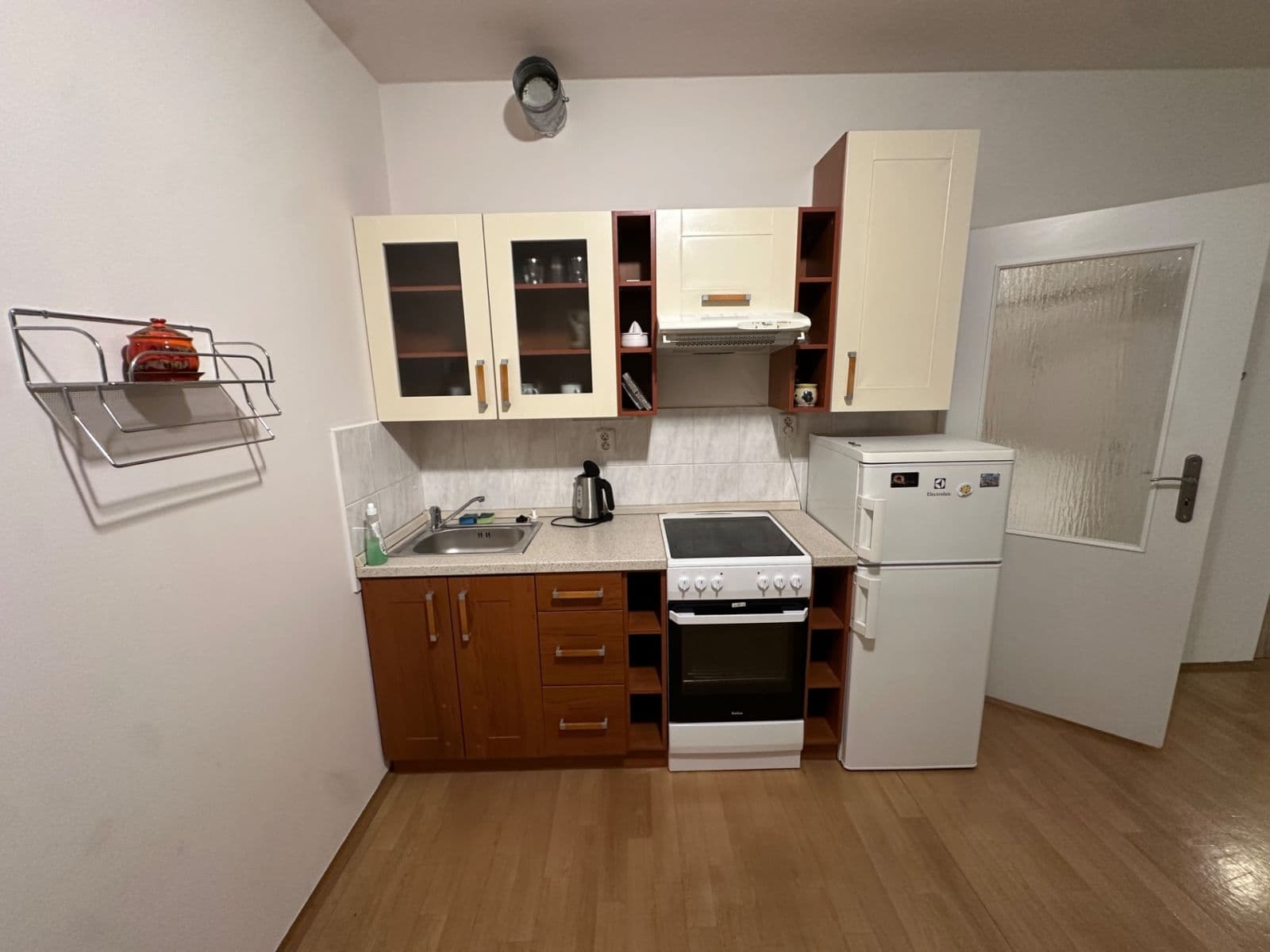 Studio flat to rent, 37 m², Hnězdenská, Prague, Prague Studio flat to rent, 37 m², Hnězdenská, Prague, Prague