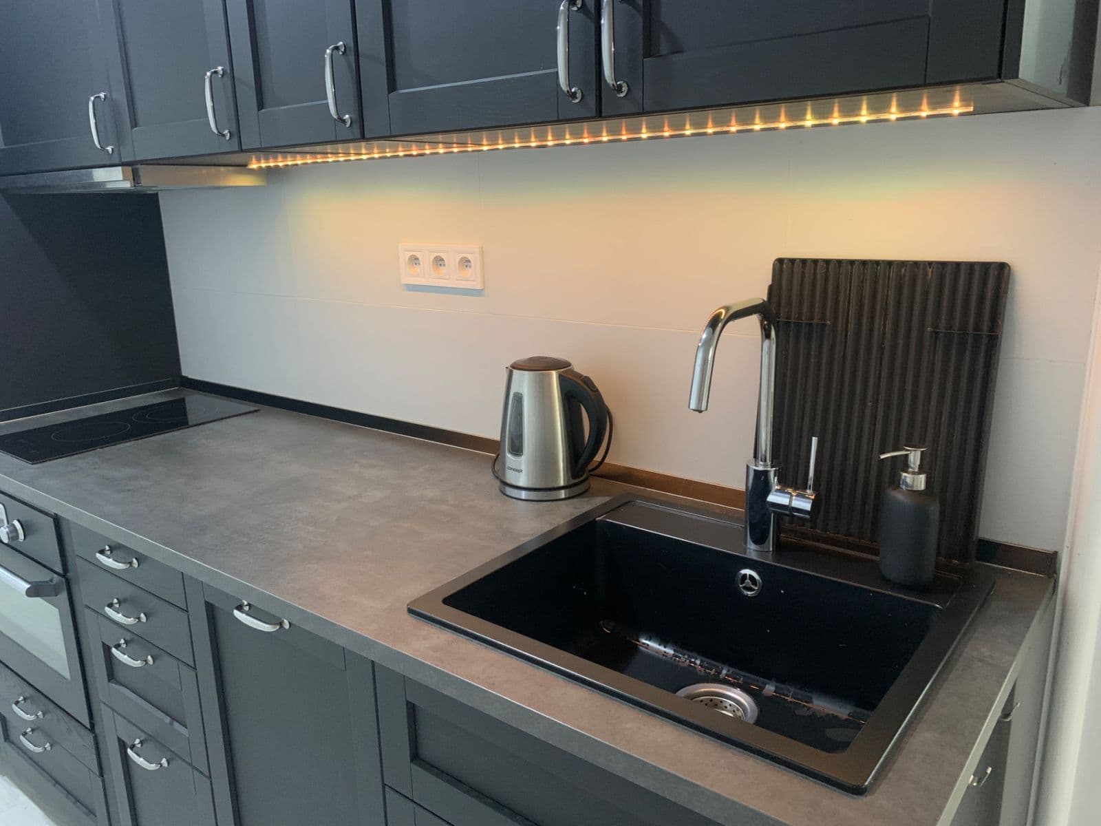 1 bedroom with open-plan kitchen flat to rent, 70 m², Domažlická, Prague, Prague 1 bedroom with open-plan kitchen flat to rent, 70 m², Domažlická, Prague, Prague