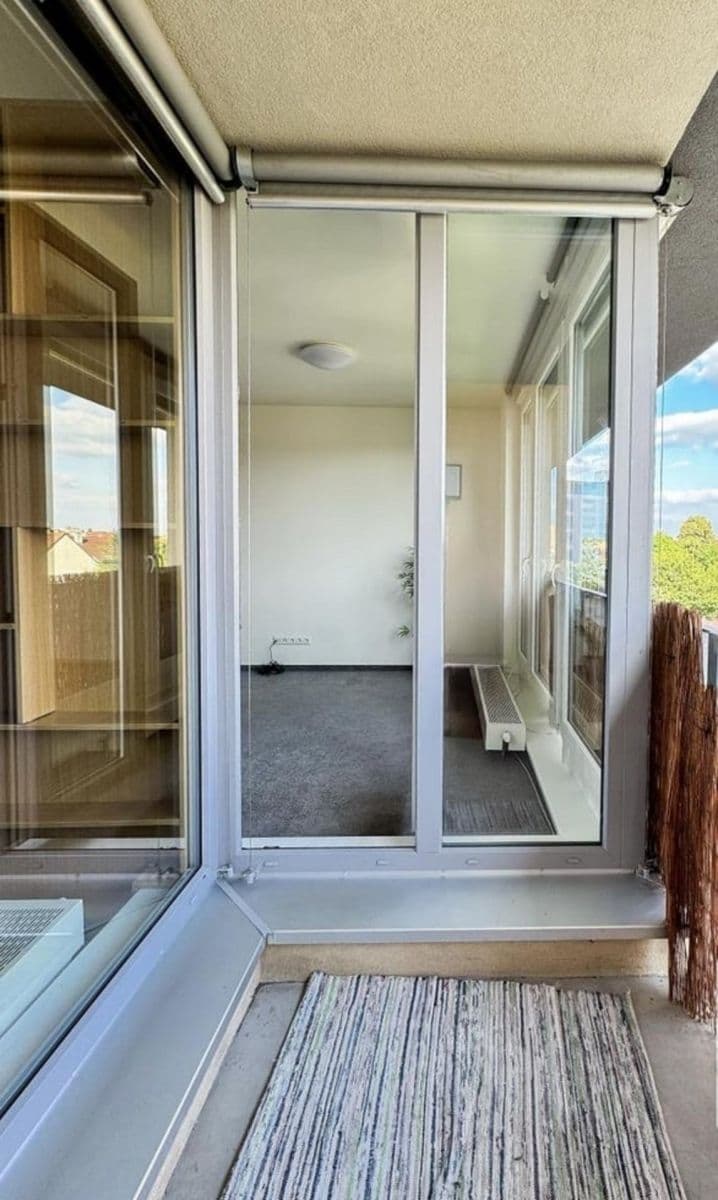 1 bedroom with open-plan kitchen flat to rent, 53 m², Olgy Havlové, Prague, Prague 1 bedroom with open-plan kitchen flat to rent, 53 m², Olgy Havlové, Prague, Prague