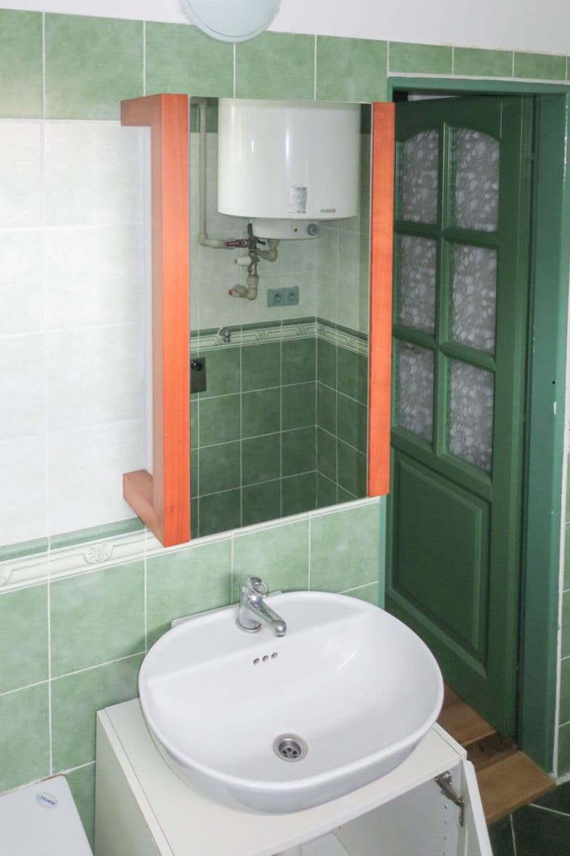 3 bedroom flat for sale, 70 m², Kamenný Přívoz, Středočeský Region 3 bedroom flat for sale, 70 m², Kamenný Přívoz, Středočeský Region