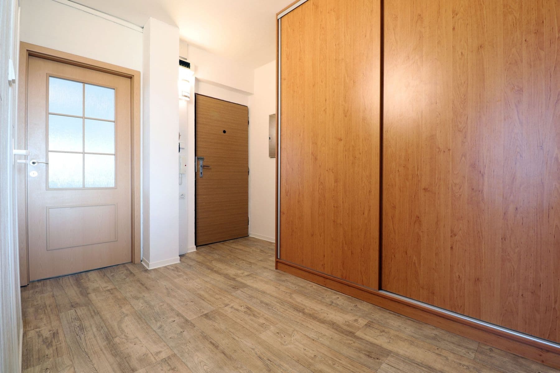 3 bedroom flat to rent, 70 m², Estonská, Kladno, Středočeský Region 3 bedroom flat to rent, 70 m², Estonská, Kladno, Středočeský Region