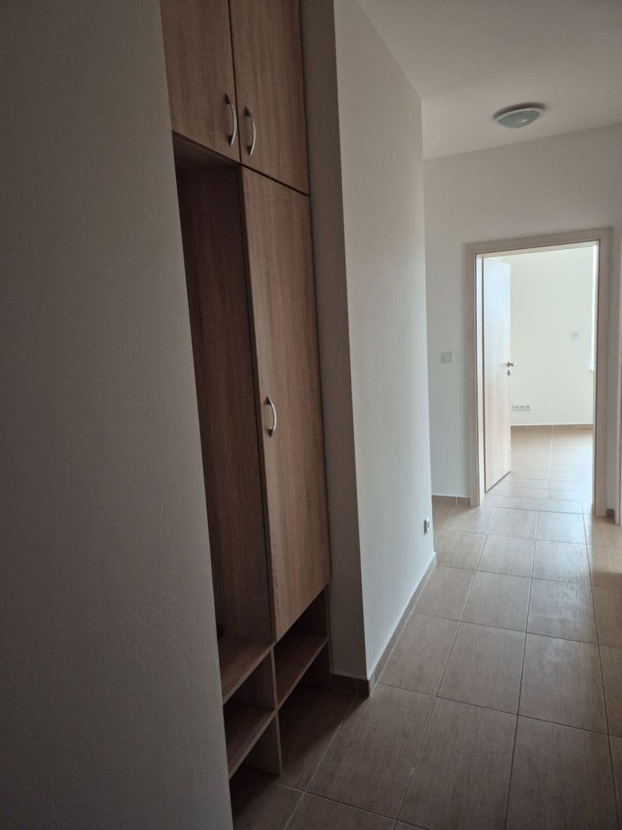 2 bedroom with open-plan kitchen flat to rent, 107 m², Premonstrátů, Chýně, Středočeský Region 2 bedroom with open-plan kitchen flat to rent, 107 m², Premonstrátů, Chýně, Středočeský Region