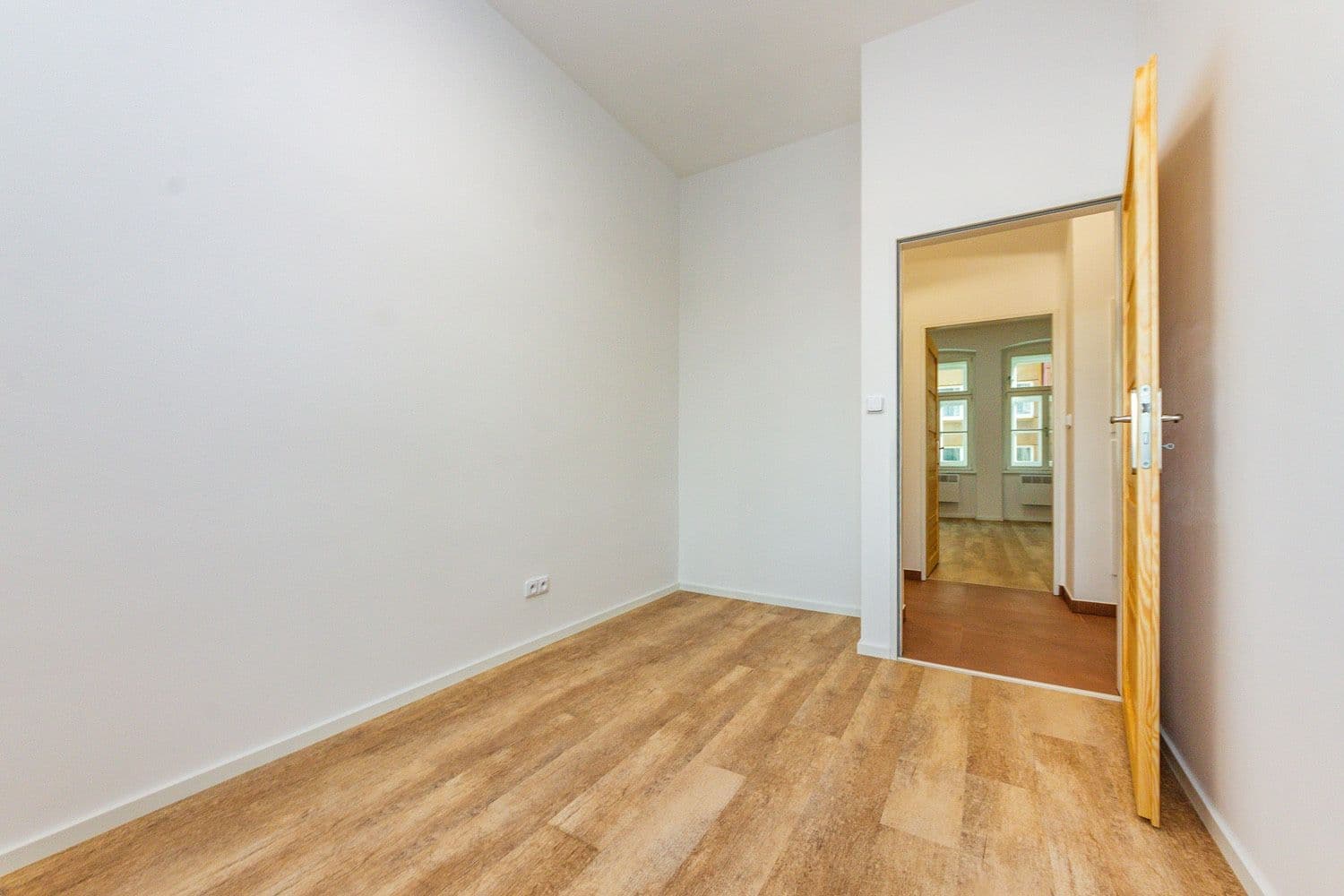 2 bedroom with open-plan kitchen flat to rent, 47 m², Rokycanova, Prague, Prague 2 bedroom with open-plan kitchen flat to rent, 47 m², Rokycanova, Prague, Prague