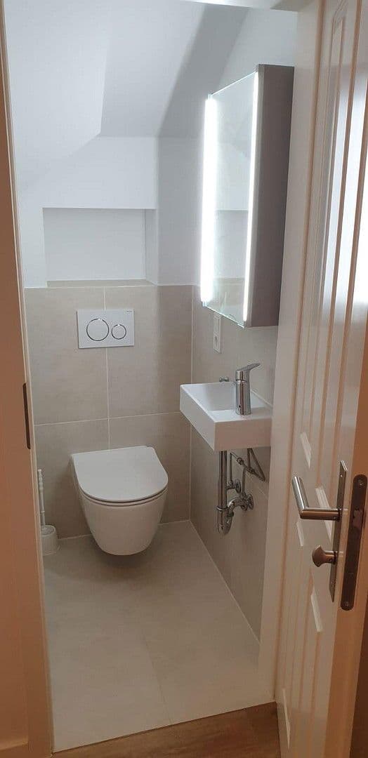 1 bedroom with open-plan kitchen flat to rent, 81 m², Niederwaldstraße, Wiesbaden, Hesse 1 bedroom with open-plan kitchen flat to rent, 81 m², Niederwaldstraße, Wiesbaden, Hesse