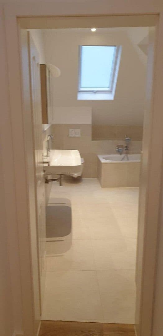 1 bedroom with open-plan kitchen flat to rent, 81 m², Niederwaldstraße, Wiesbaden, Hesse 1 bedroom with open-plan kitchen flat to rent, 81 m², Niederwaldstraße, Wiesbaden, Hesse