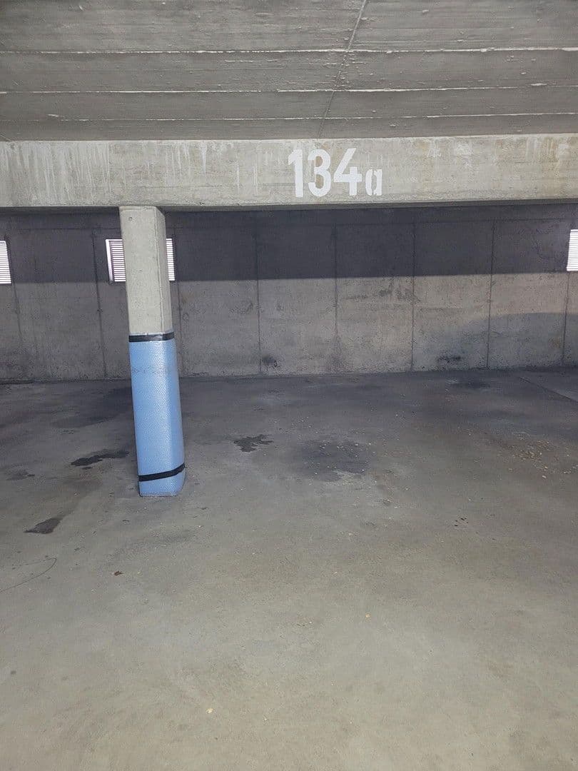 garage to rent, 0 m², Kivostr. 7, Kaufering, Bavaria garage to rent, 0 m², Kivostr. 7, Kaufering, Bavaria