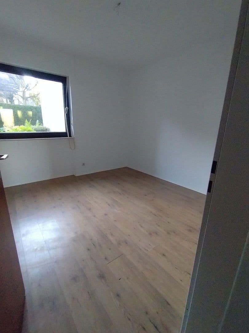 3 bedroom with open-plan kitchen flat to rent, 103 m², Mettmann, North Rhine-Westphalia 3 bedroom with open-plan kitchen flat to rent, 103 m², Mettmann, North Rhine-Westphalia