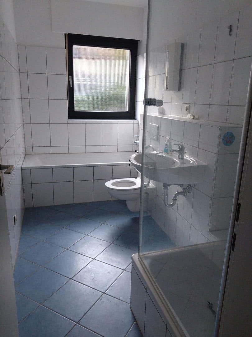 3 bedroom with open-plan kitchen flat to rent, 103 m², Mettmann, North Rhine-Westphalia 3 bedroom with open-plan kitchen flat to rent, 103 m², Mettmann, North Rhine-Westphalia