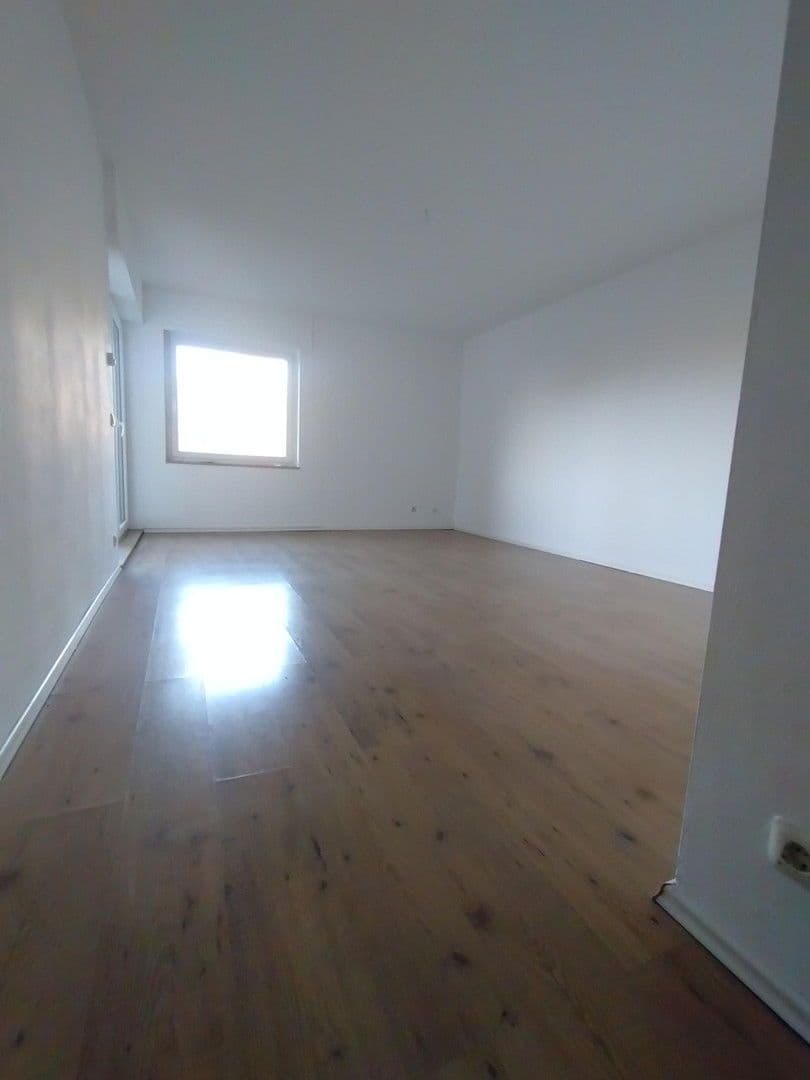 3 bedroom with open-plan kitchen flat to rent, 103 m², Mettmann, North Rhine-Westphalia 3 bedroom with open-plan kitchen flat to rent, 103 m², Mettmann, North Rhine-Westphalia