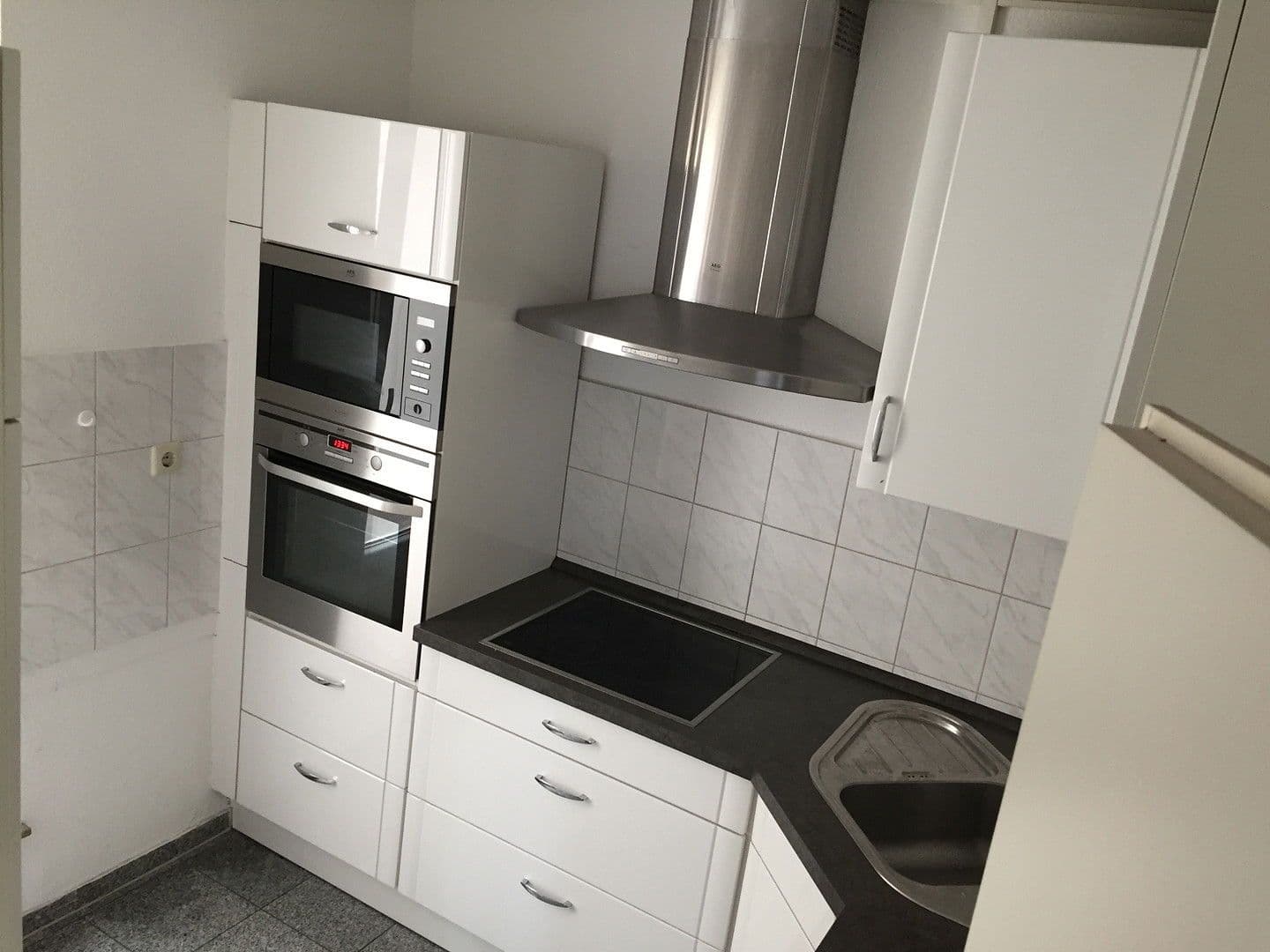 4 bedroom flat to rent, 101 m², Stuttgart, Baden-Württemberg 4 bedroom flat to rent, 101 m², Stuttgart, Baden-Württemberg