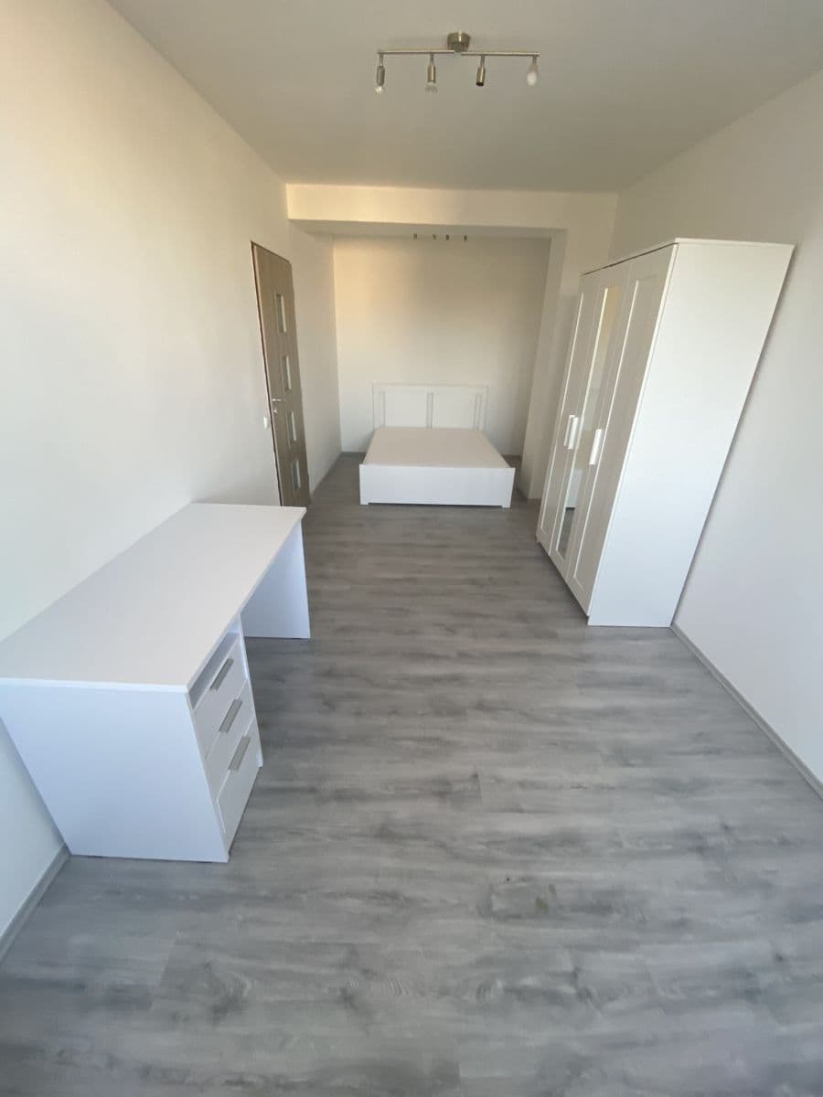 5 bedroom flat to rent, 115 m², Jižní Ⅱ, Prague, Prague 5 bedroom flat to rent, 115 m², Jižní Ⅱ, Prague, Prague