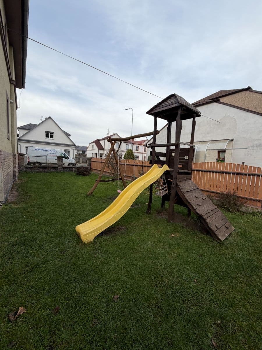 2 bedroom with open-plan kitchen flat for sale, 77 m², Sadovská, Hradec Králové, Královéhradecký Region 2 bedroom with open-plan kitchen flat for sale, 77 m², Sadovská, Hradec Králové, Královéhradecký Region