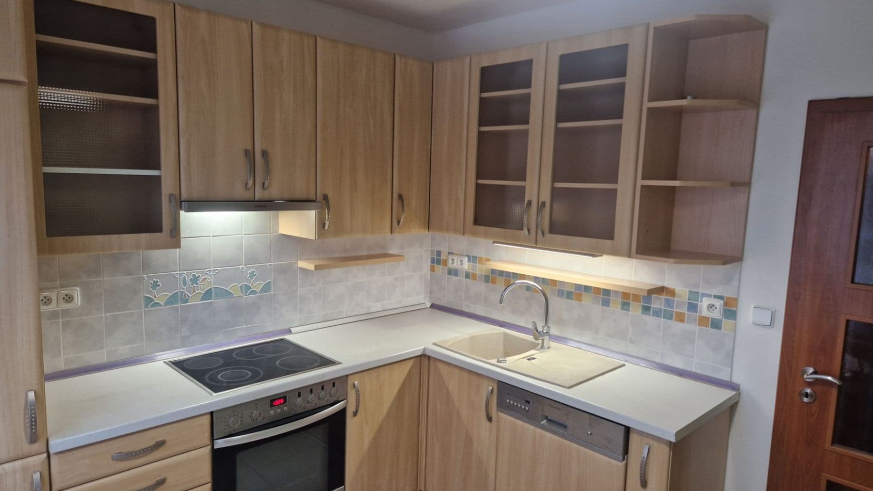 3 bedroom flat to rent, 69 m², Tunelářů, Prague, Prague 3 bedroom flat to rent, 69 m², Tunelářů, Prague, Prague