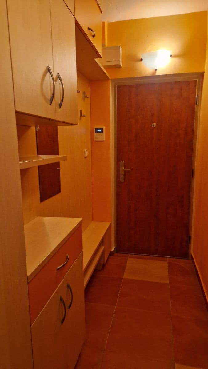 3 bedroom flat to rent, 69 m², Tunelářů, Prague, Prague 3 bedroom flat to rent, 69 m², Tunelářů, Prague, Prague