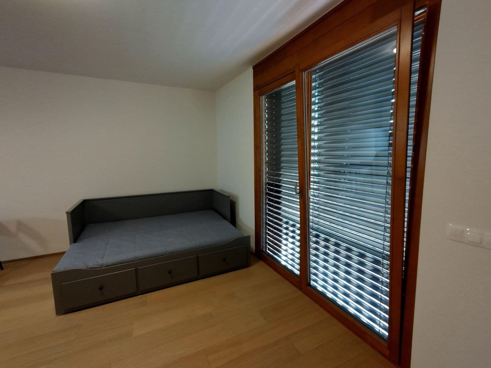 Studio flat to rent, 48 m², Vrátnická, Prague, Prague Studio flat to rent, 48 m², Vrátnická, Prague, Prague