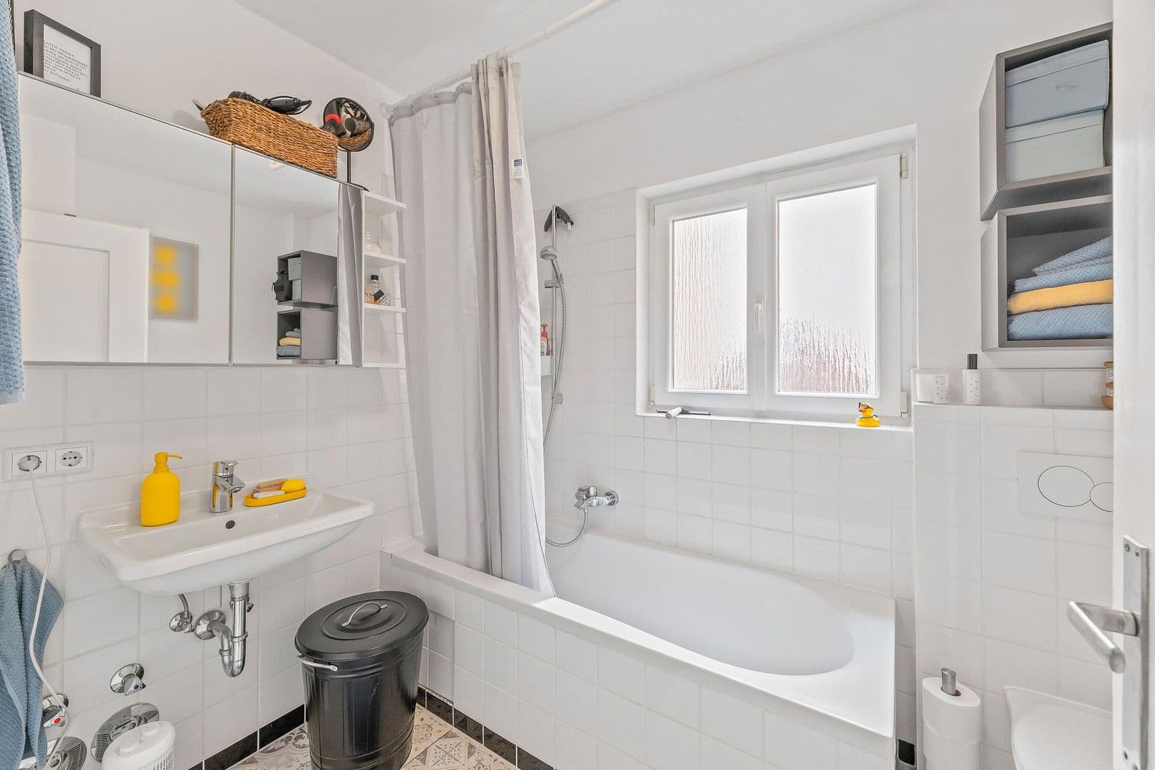 2 bedroom with open-plan kitchen flat for sale, 92 m², Leonberg, Baden-Württemberg 2 bedroom with open-plan kitchen flat for sale, 92 m², Leonberg, Baden-Württemberg