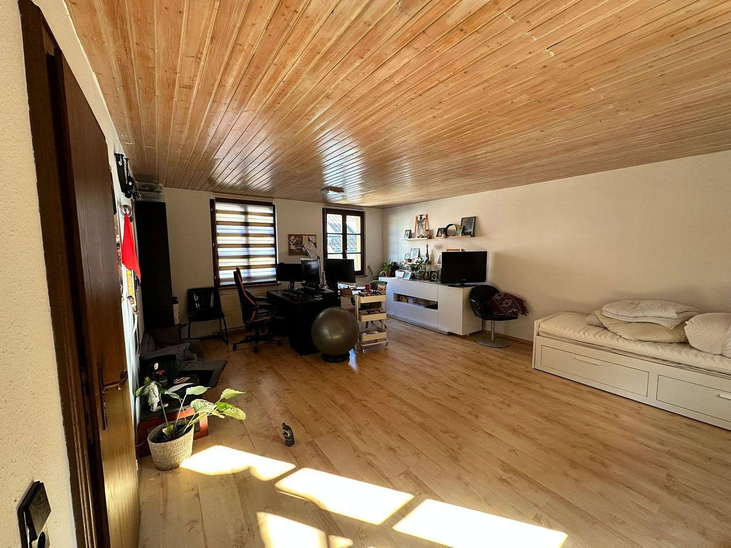 2 bedroom with open-plan kitchen flat to rent, 145 m², Stockach, Baden-Württemberg 2 bedroom with open-plan kitchen flat to rent, 145 m², Stockach, Baden-Württemberg