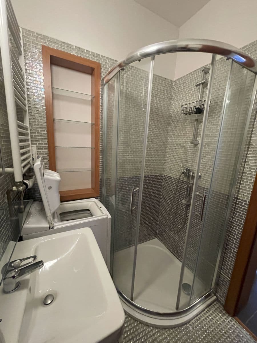 Studio flat to rent, 30 m², V Olšinách, Prague, Prague Studio flat to rent, 30 m², V Olšinách, Prague, Prague